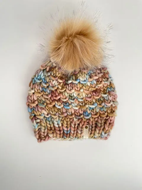 Bamboo Beanie in Dune/Vanilla pom